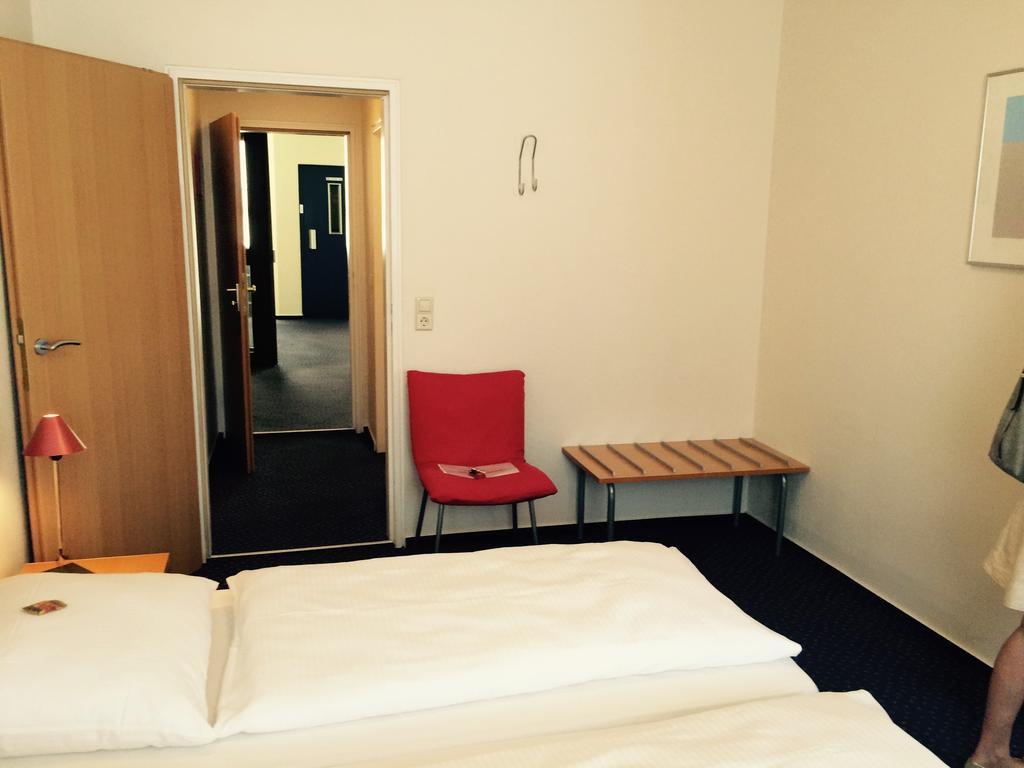 Hotel Am Rathaus Фрайбург Екстериор снимка