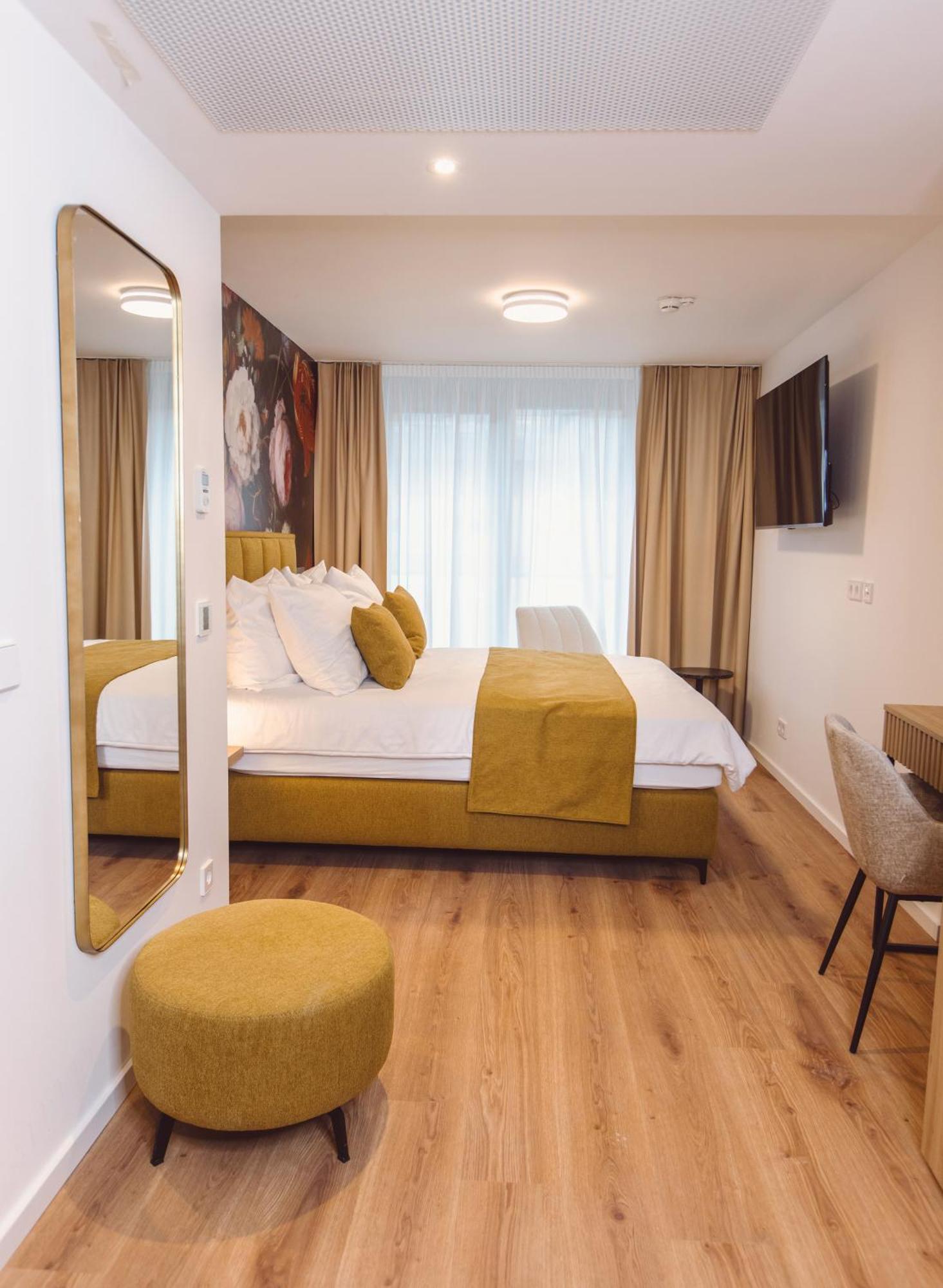 Hotel Am Rathaus Фрайбург Екстериор снимка