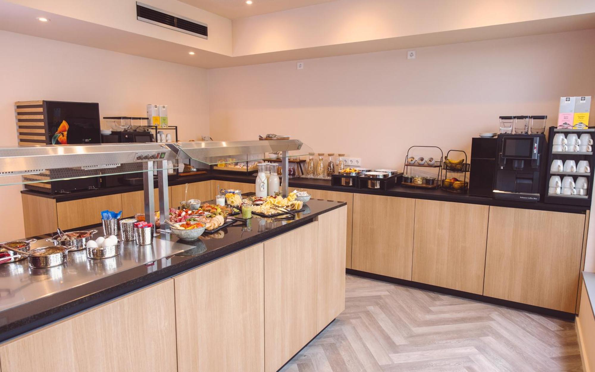 Hotel Am Rathaus Фрайбург Екстериор снимка