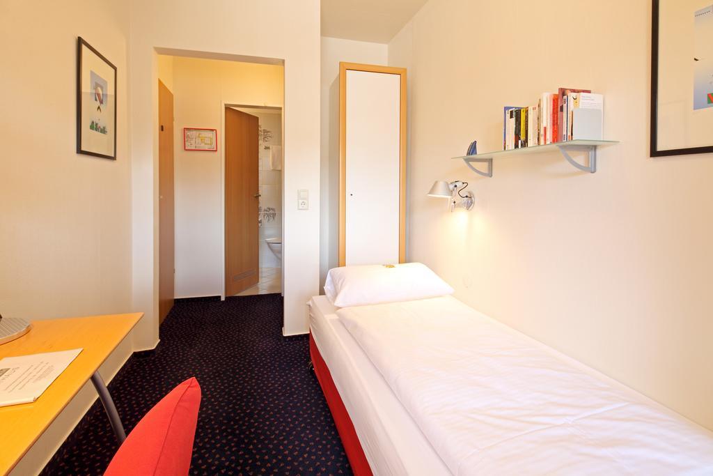 Hotel Am Rathaus Фрайбург Стая снимка